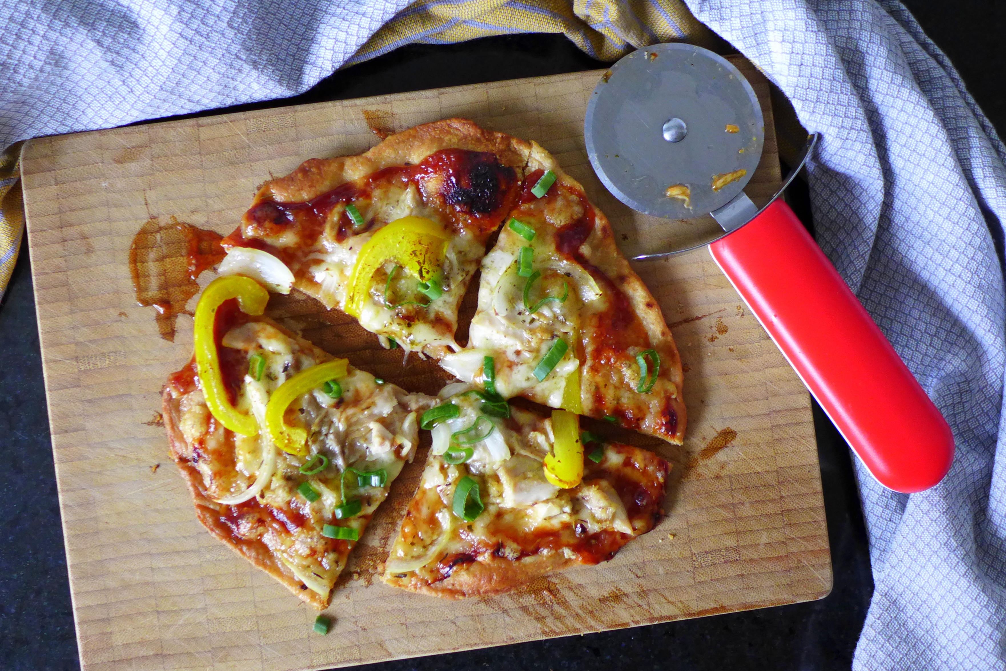 Tortilla Pizza - quick and easy to make at home!